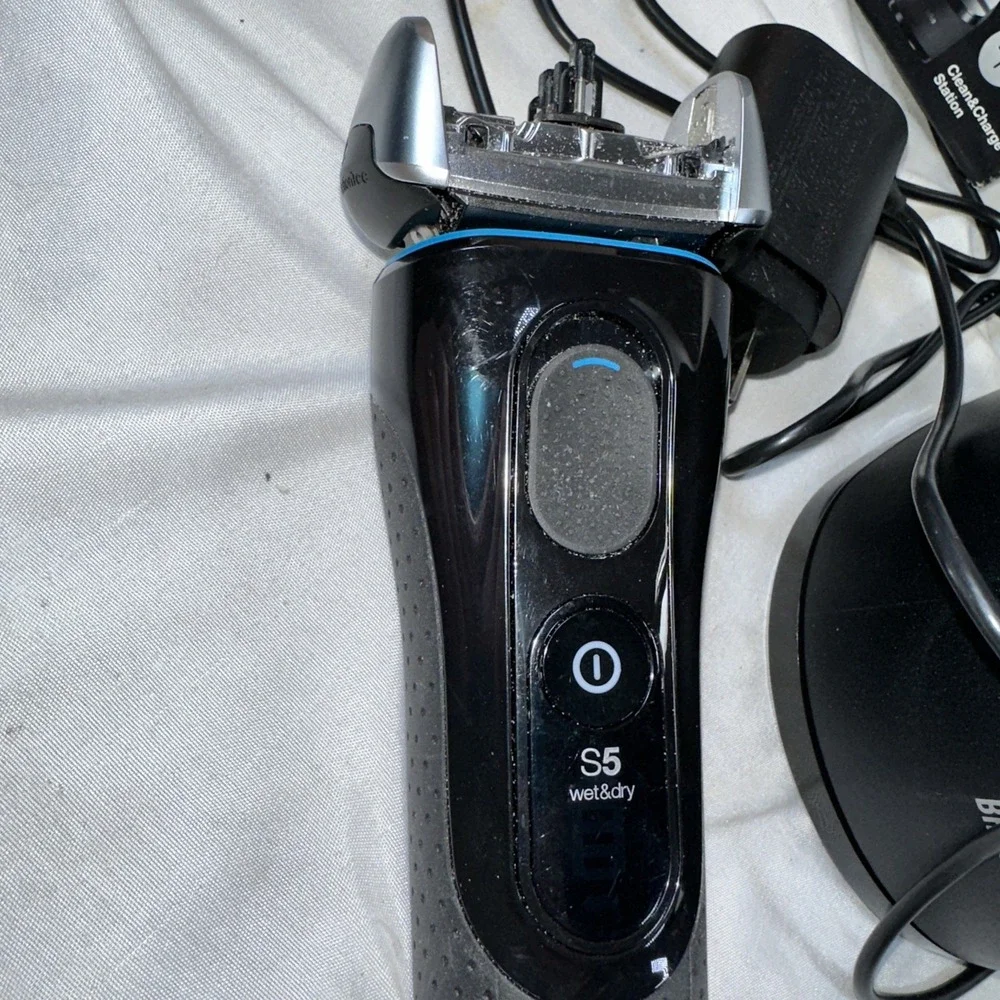 Braun Series 5 5190cc Electric Shaver Razor Body & Clean Station - NO BLADE HEAD